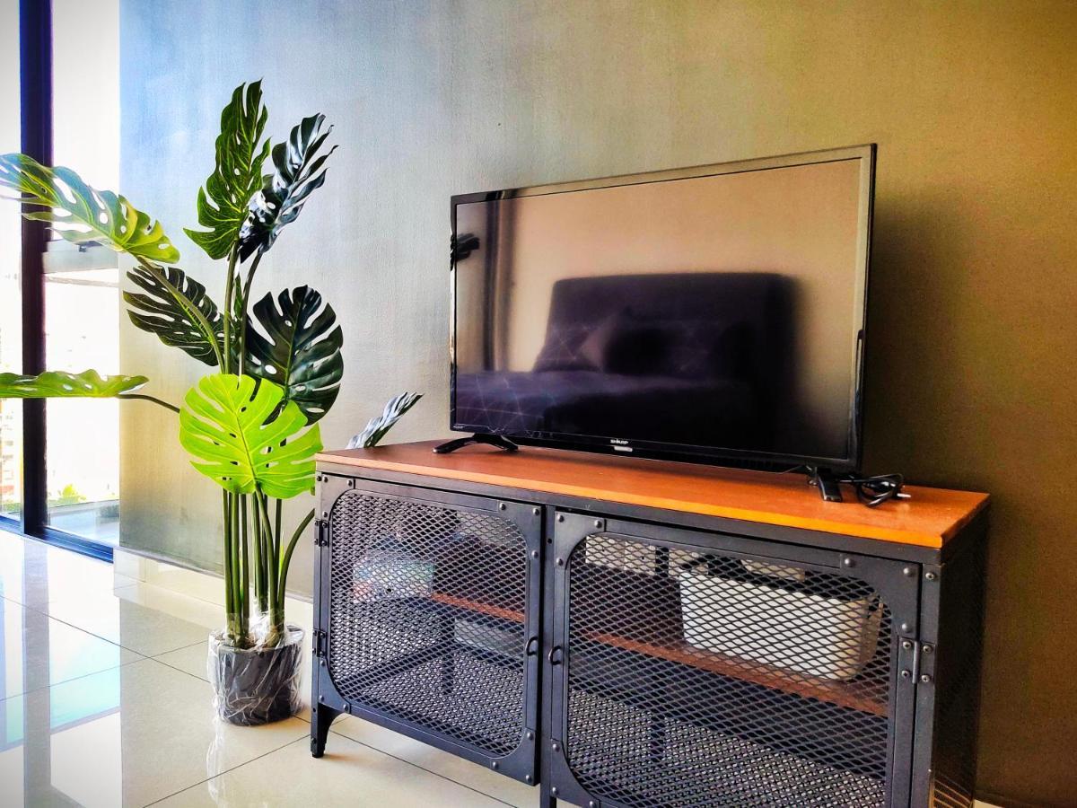 Beacon Executive Suite At Georgetown For 10Pax And 2 Bed Room Esterno foto